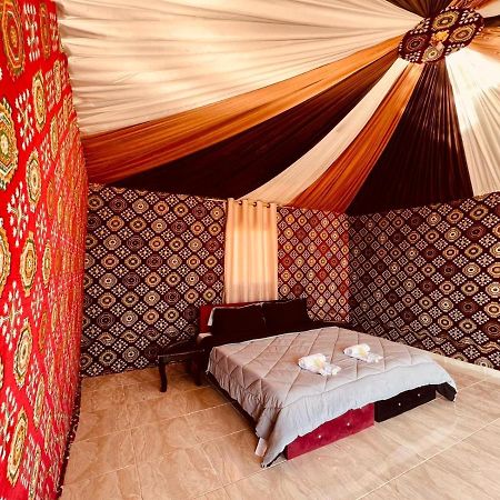 Wadi Rum Bedouin Tour With A Camp エクステリア 写真