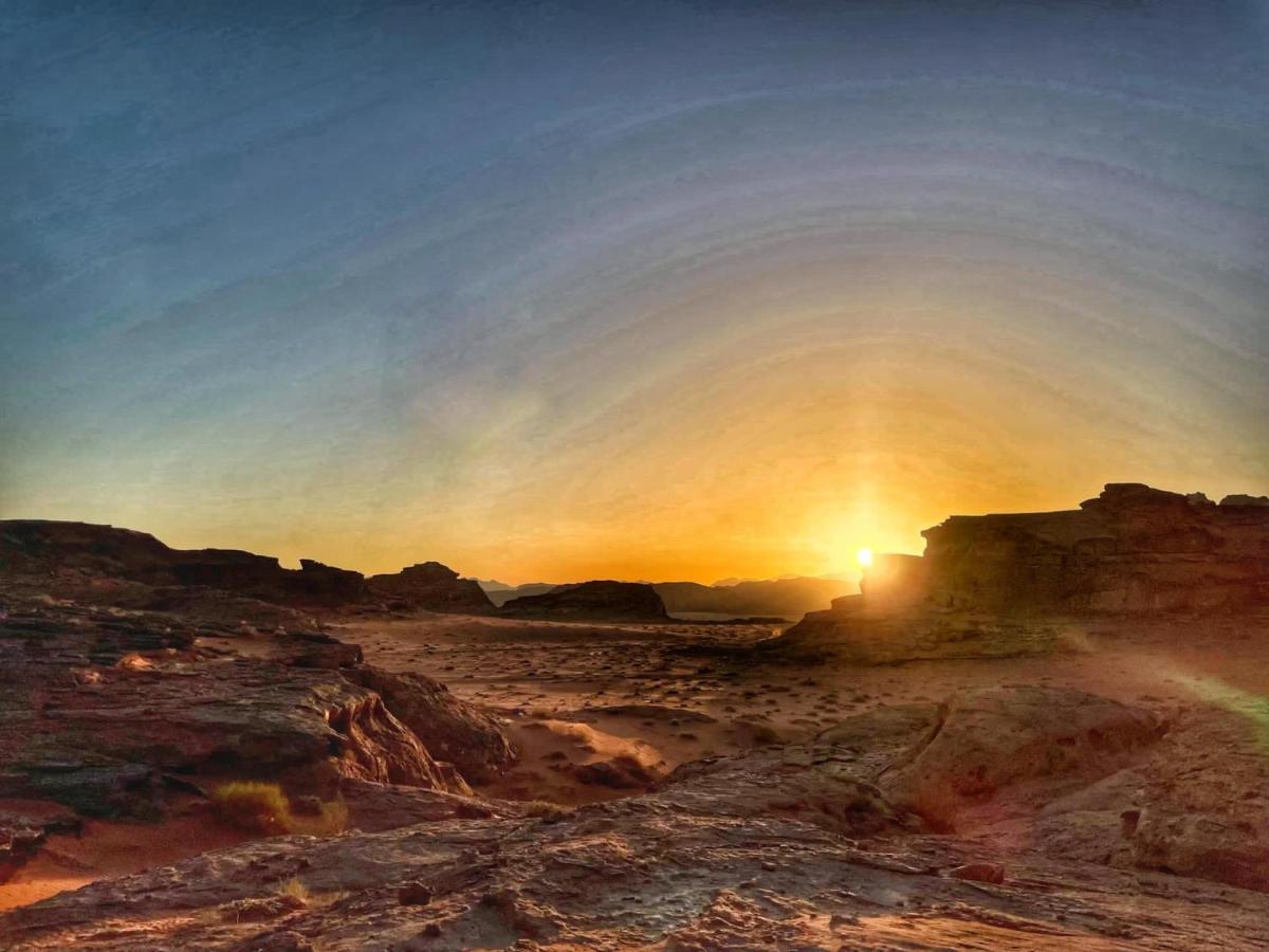 Wadi Rum Bedouin Tour With A Camp エクステリア 写真