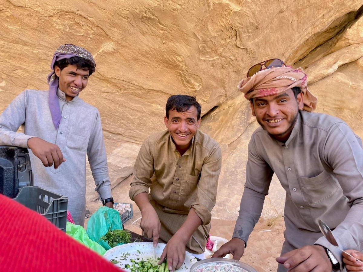 Wadi Rum Bedouin Tour With A Camp エクステリア 写真