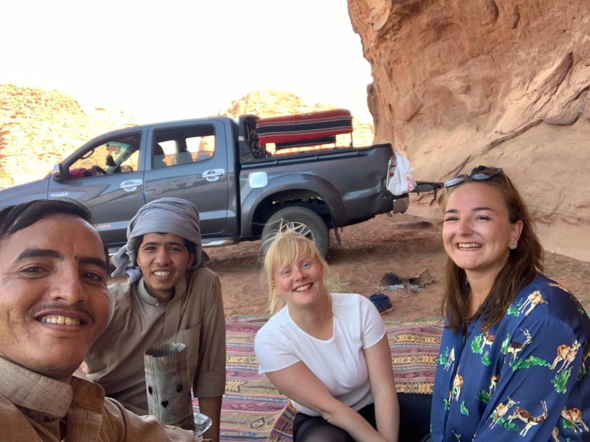 Wadi Rum Bedouin Tour With A Camp エクステリア 写真