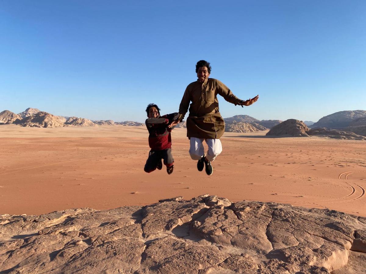 Wadi Rum Bedouin Tour With A Camp エクステリア 写真