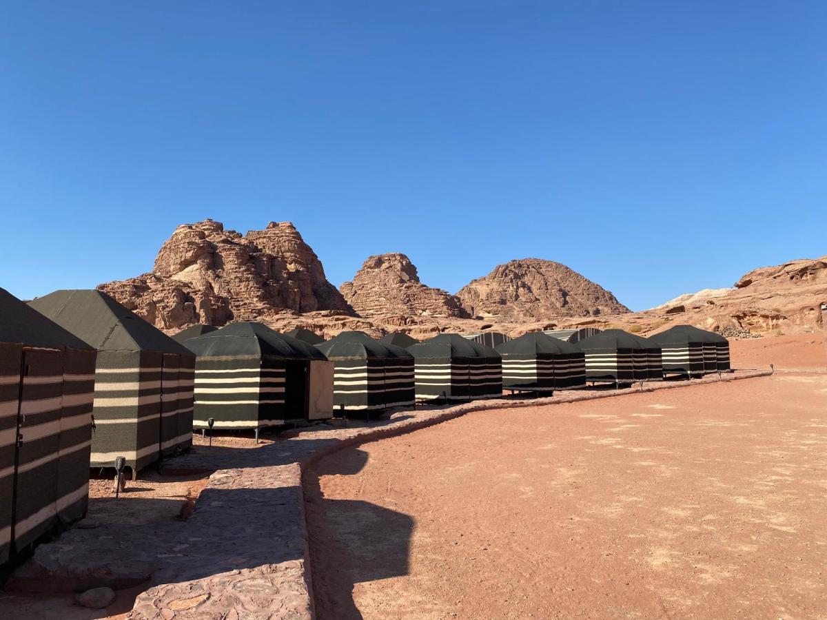 Wadi Rum Bedouin Tour With A Camp エクステリア 写真