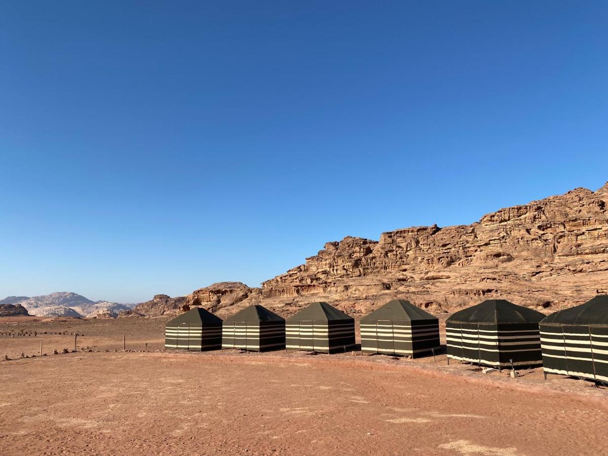 Wadi Rum Bedouin Tour With A Camp エクステリア 写真