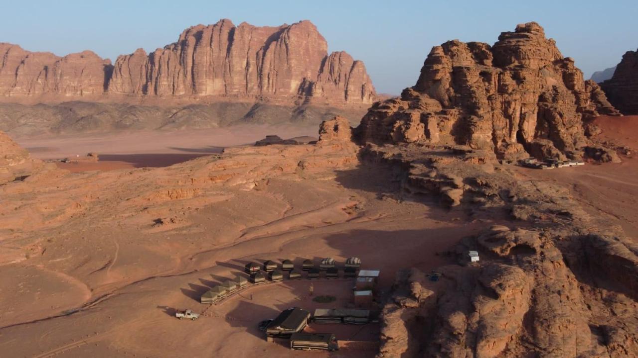 Wadi Rum Bedouin Tour With A Camp エクステリア 写真
