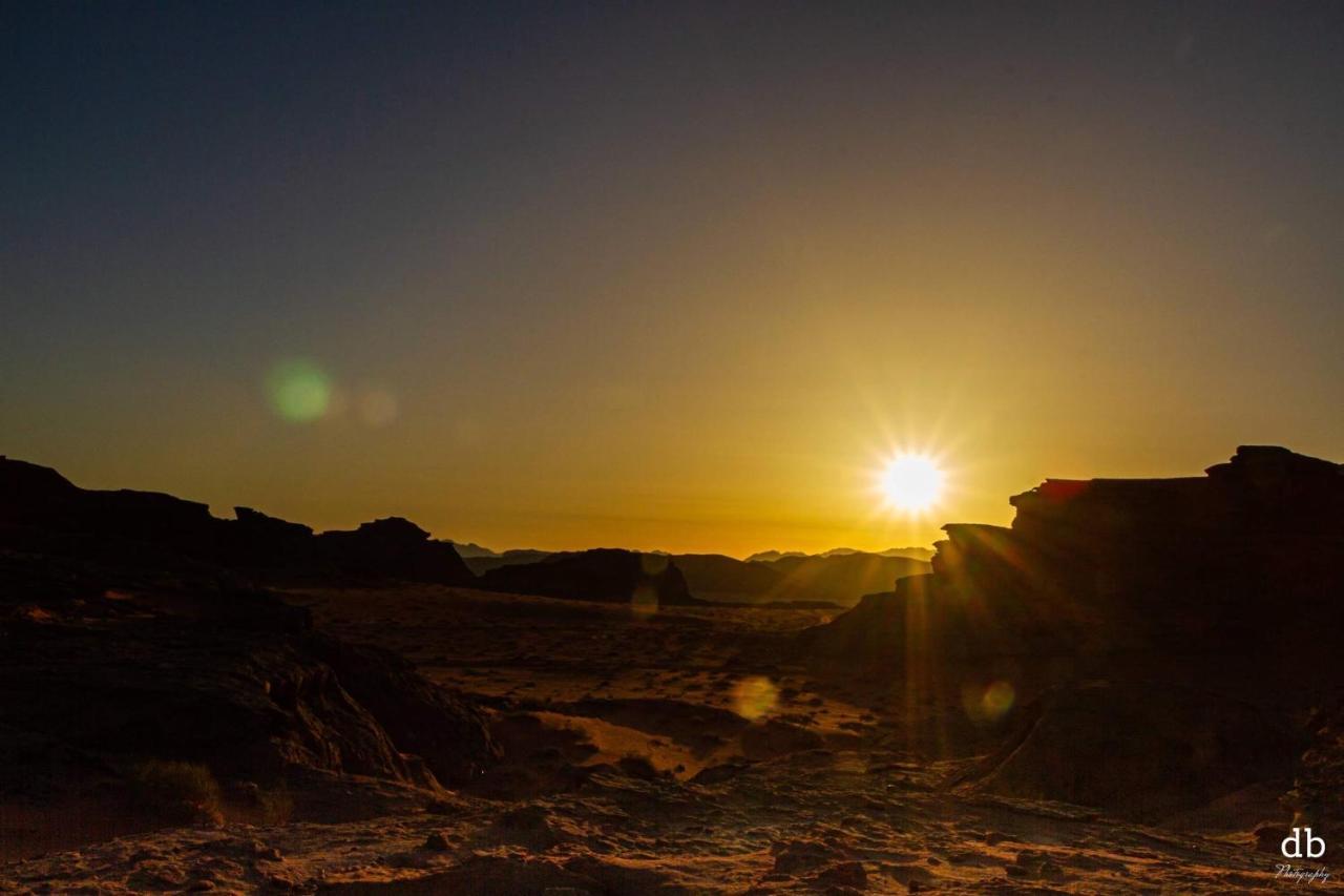 Wadi Rum Bedouin Tour With A Camp エクステリア 写真