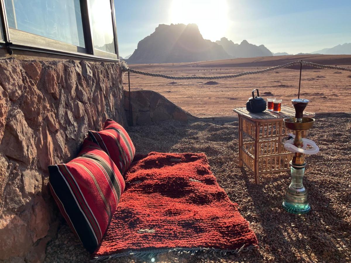 Wadi Rum Bedouin Tour With A Camp エクステリア 写真