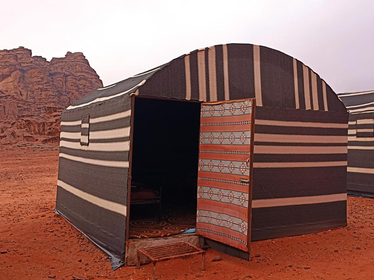 Wadi Rum Bedouin Tour With A Camp エクステリア 写真