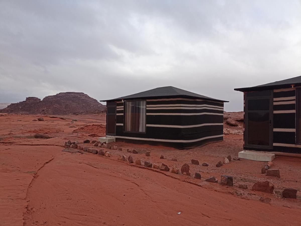 Wadi Rum Bedouin Tour With A Camp エクステリア 写真
