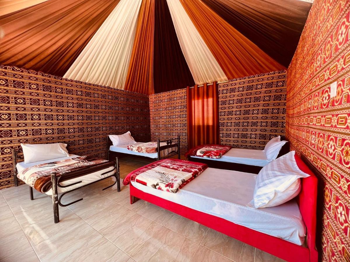 Wadi Rum Bedouin Tour With A Camp エクステリア 写真