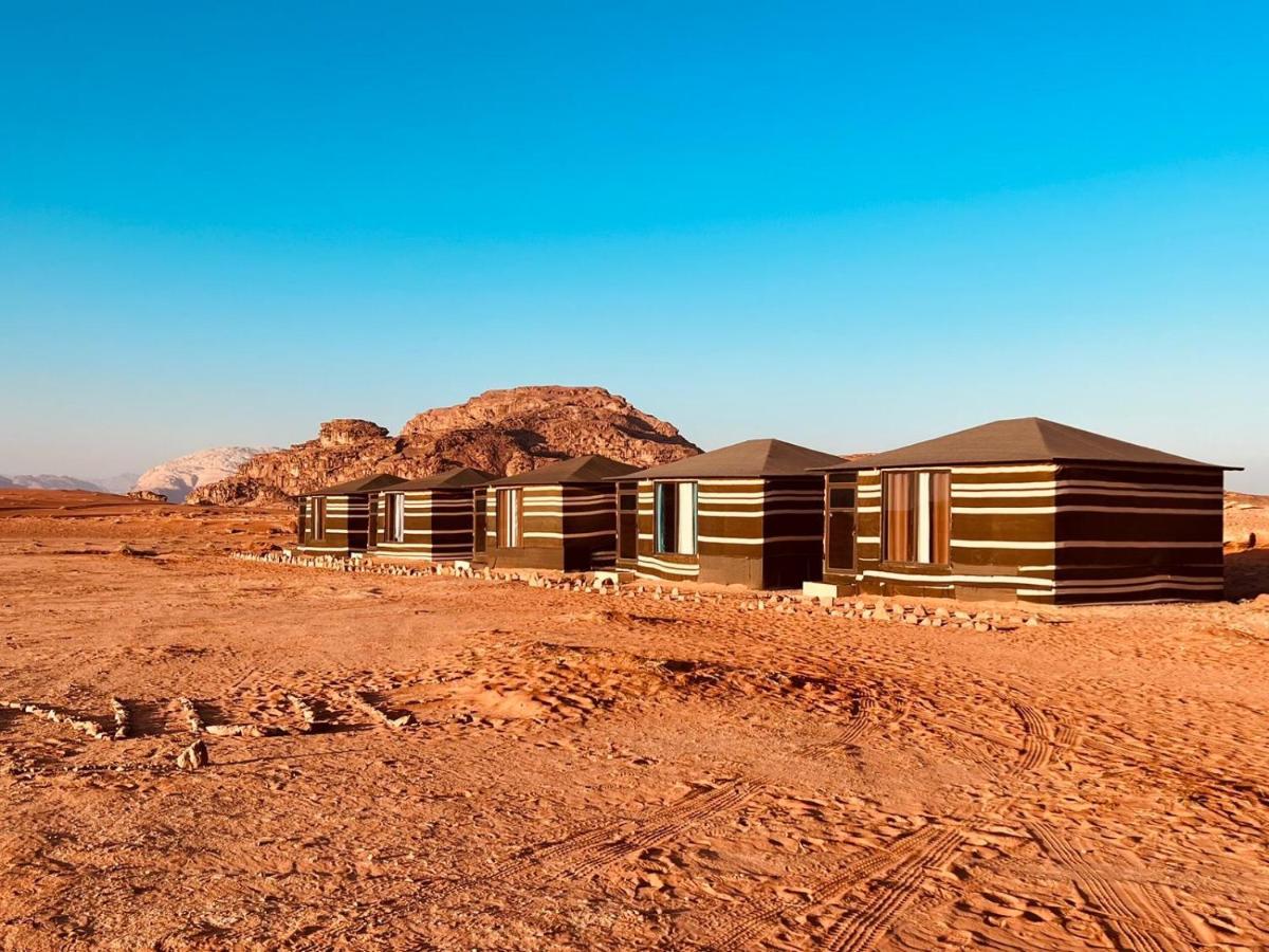 Wadi Rum Bedouin Tour With A Camp エクステリア 写真