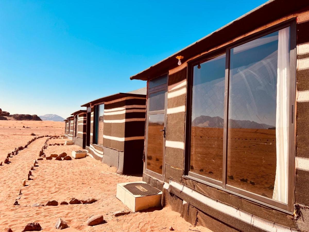 Wadi Rum Bedouin Tour With A Camp エクステリア 写真