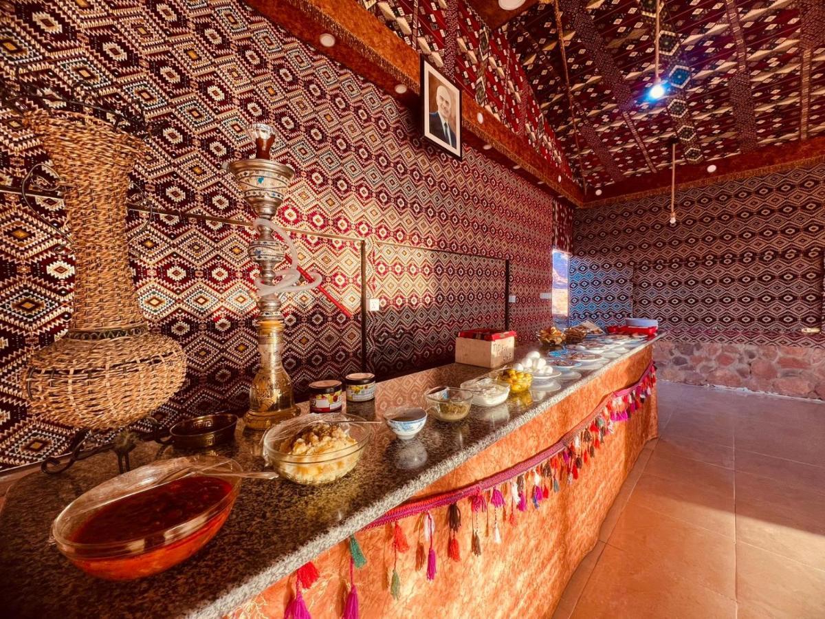 Wadi Rum Bedouin Tour With A Camp エクステリア 写真